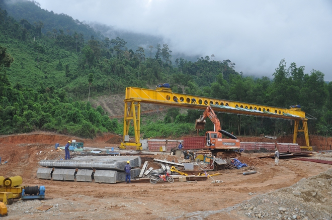 Có sẵn mặt bằng, nhà thầu tổng lực thi công cao tốc La Sơn - Hoà Liên - Ảnh 15.