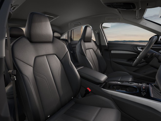 Cận cảnh Audi Q6 e-tron và A5 vừa ra mắt Việt Nam, giá từ 2,199 tỷ đồng - Ảnh 6.