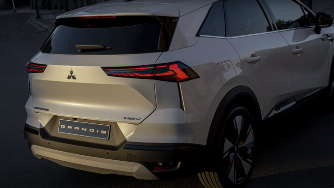 Ảnh thực tế Mitsubishi Grandis 2026 mới hồi sinh - Ảnh 5.