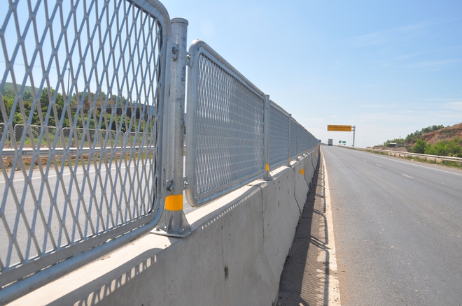 Video: Cận cảnh thảm những mét bê tông nhựa cuối cùng tuyến chính cao tốc Hoà Liên - Tuý Loan - Ảnh 12.