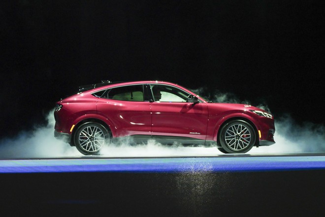 Xe điện Ford Mustang Mach-E vừa ra mắt Việt Nam, sạc thế nào?- Ảnh 2.
