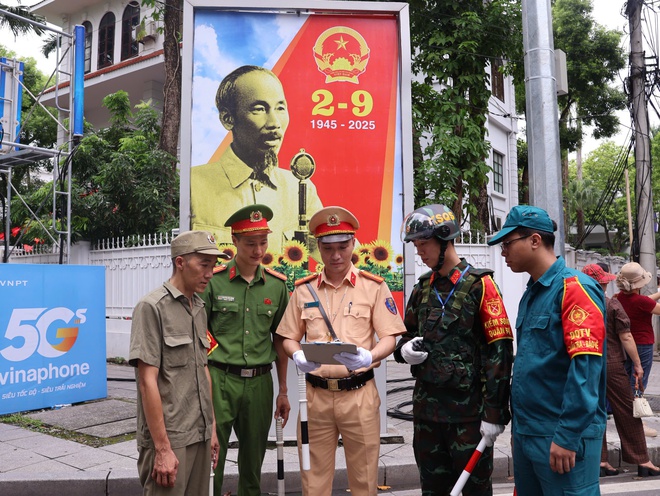 Video CSGT Hà Nội bảo đảm TTATGT tổng hợp luyện lần 1 - Ảnh 1.