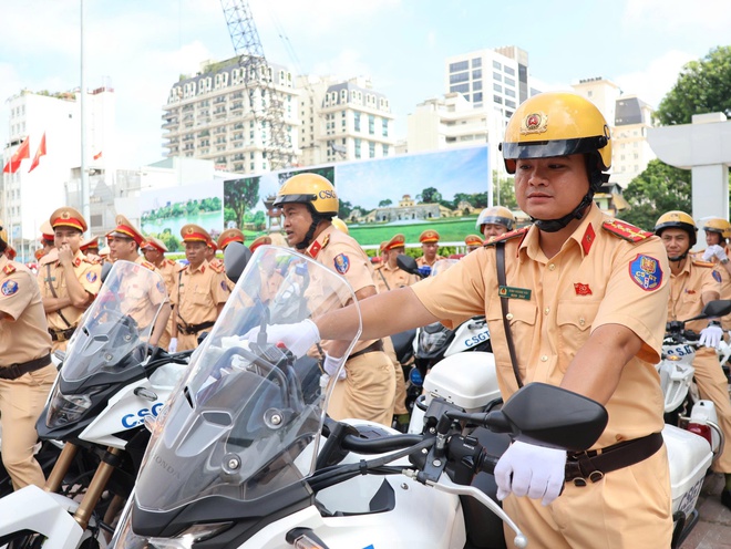 Hà Nội tiếp nhận hơn 600 CSGT tăng cường làm nhiệm vụ đảm bảo ATGT lễ Quốc khánh 02/9 - Ảnh 5.