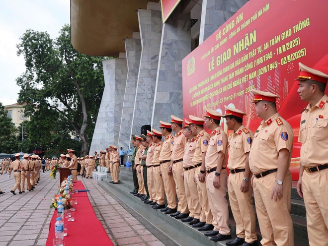 Hà Nội tiếp nhận hơn 600 CSGT tăng cường làm nhiệm vụ đảm bảo ATGT lễ Quốc khánh 02/9 - Ảnh 3.