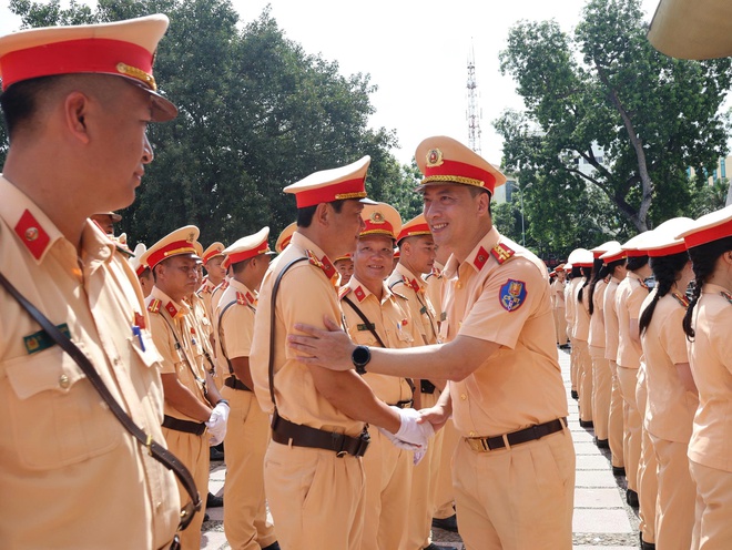 Hà Nội tiếp nhận hơn 600 CSGT tăng cường làm nhiệm vụ đảm bảo ATGT lễ Quốc khánh 02/9 - Ảnh 2.