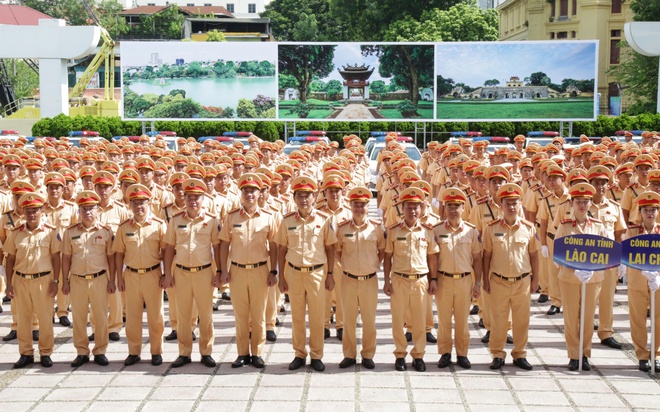 Hà Nội tiếp nhận hơn 600 CSGT tăng cường làm nhiệm vụ đảm bảo ATGT lễ Quốc khánh 02/9 - Ảnh 4.