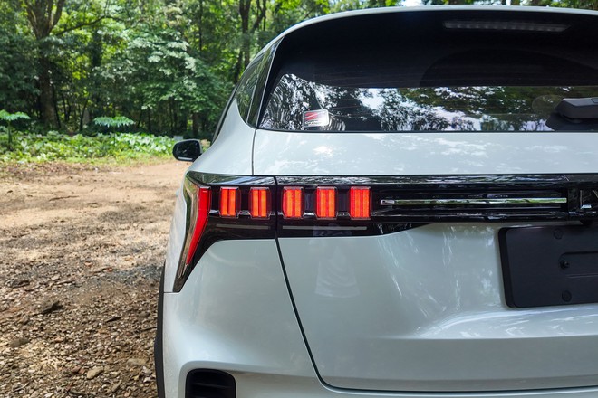 Đánh giá Lynk & Co 06 Core Plus: Đổi ADAS bằng giá rẻ, vận hành khác biệt - Ảnh 6.