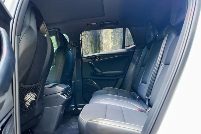 Đánh giá Lynk & Co 06 Core Plus: Đổi ADAS bằng giá rẻ, vận hành khác biệt - Ảnh 10.