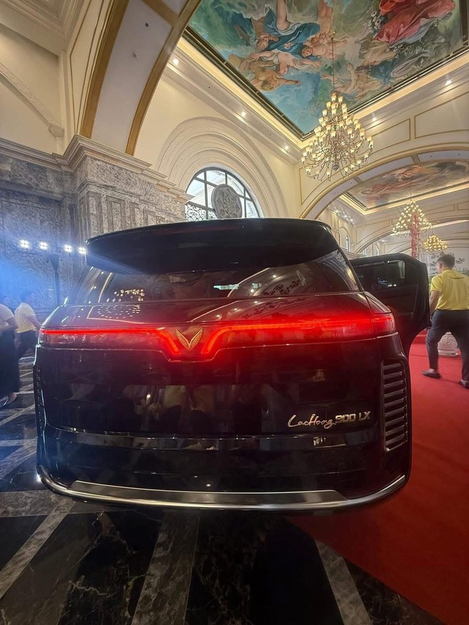 VinFast Lạc Hồng 900 LX lộ diện hoàn toàn, nội thất có vách ngăn - Ảnh 5.