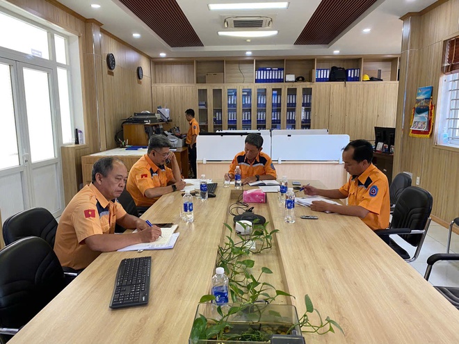 Cháy trên tàu UT Unity khi đang chở gần 4.000 tấn dầu, đã cứu được 20 thuyền viên - Ảnh 5.