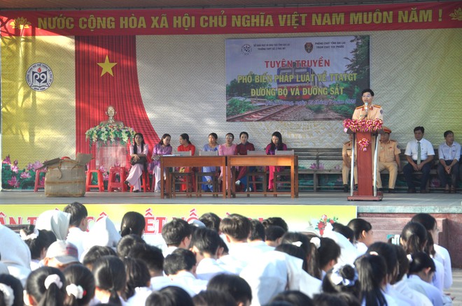 Trang bị kỹ năng giúp học sinh tham gia giao thông an toàn, phòng ngừa TNGT- Ảnh 8.