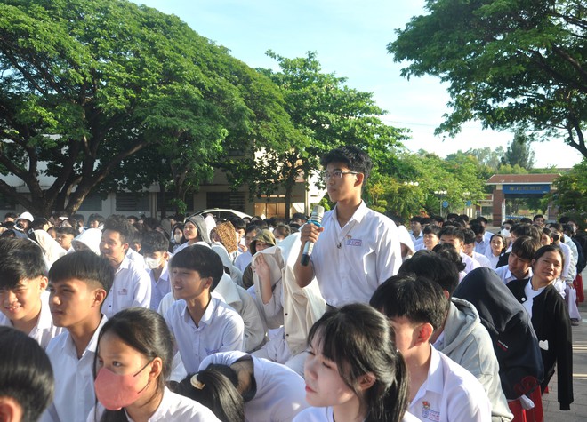 Trang bị kỹ năng giúp học sinh tham gia giao thông an toàn, phòng ngừa TNGT- Ảnh 3.