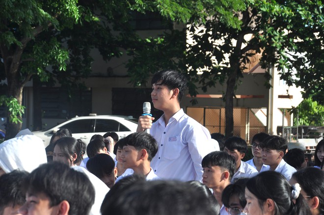 Trang bị kỹ năng giúp học sinh tham gia giao thông an toàn, phòng ngừa TNGT- Ảnh 4.