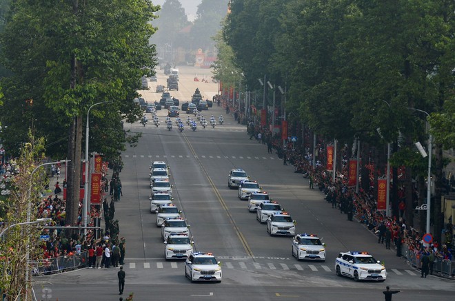 Soi kỹ dàn xe VinFast VF9, 12 xe mới thửa riêng cho Cảnh sát giao thông lần đầu lộ diện- Ảnh 10.