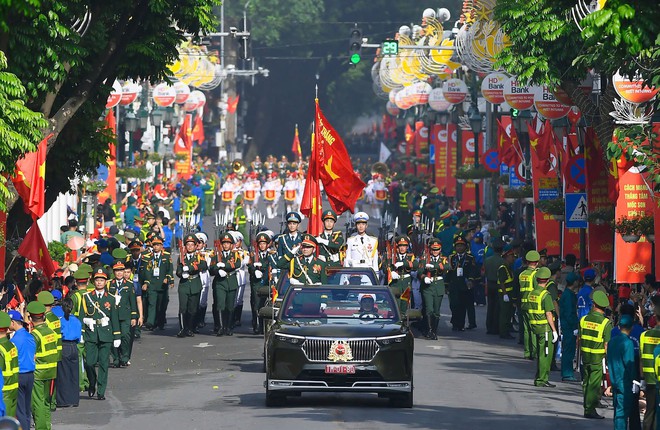 Soi kỹ dàn xe VinFast VF9, 12 xe mới thửa riêng cho Cảnh sát giao thông lần đầu lộ diện- Ảnh 1.