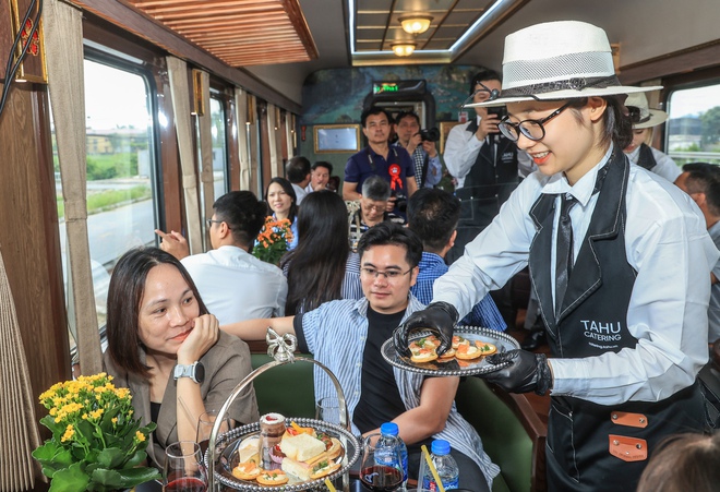 Đoàn tàu Hoa Phượng Đỏ đón gần 581.000 lượt khách, khẳng định thương hiệu chất lượng cao - Ảnh 4.