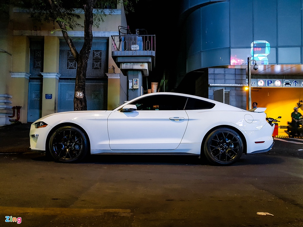 Ford Mustang facelift hang hiem xuat hien tai TP.HCM hinh anh 7 
