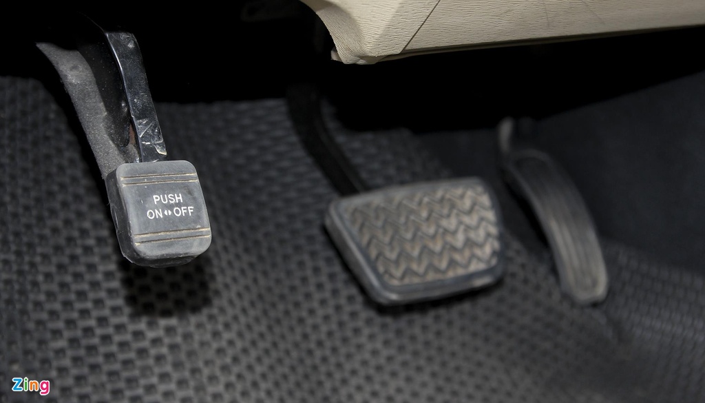 Toyota Venza 10 nam tuoi gia gan 800 trieu dong hinh anh 8 