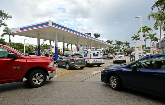 So bao lon, dan My lu luot mang oto di mua xang du tru hinh anh 6 