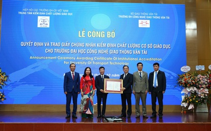 Trường Đại học Công nghệ GTVT khai giảng năm học mới