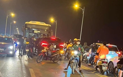 CSGT Hà Nội bác thông tin tài xế sử dụng rượu, bia gây TNGT trên cầu Vĩnh Tuy