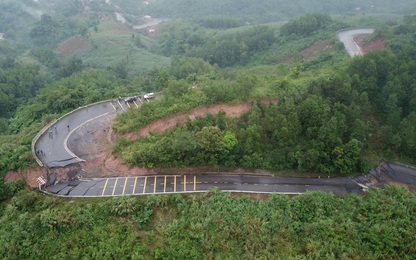 Nỗ lực khắc phục hậu quả bão số 5, nhanh chóng thông toàn bộ quốc lộ ở miền Trung