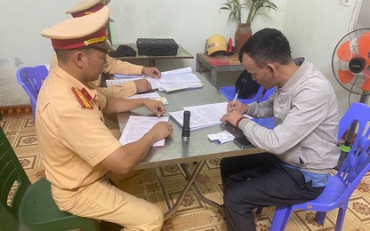 CSGT xác minh nhanh, xử lý tài xế xe tải không nhường đường xe cứu thương