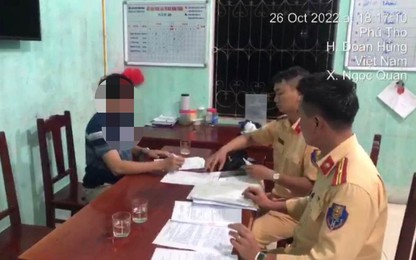 Phạt 17 triệu, tước GPLX tài xế lùi ôtô trên cao tốc Nội Bài - Lào Cai