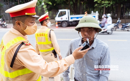CSGT lập chốt trên quốc lộ chặn "ma men"