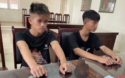 Hà Nội: Xác định danh tính "quái xế" dùng chân điều khiển xe máy quay clip đăng TikTok