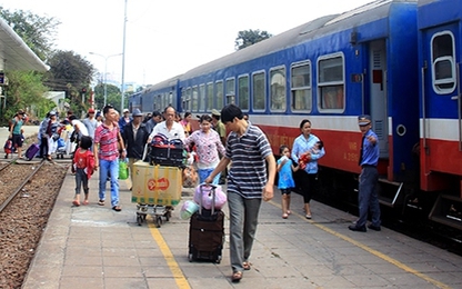 Giảm giá "sốc", vé tàu từ TP.HCM đi Nha Trang chỉ còn 180.000 đồng