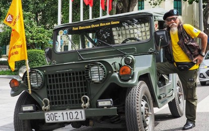 Cụ ông 86 tuổi vẫn rong ruổi các cung đường Tây Bắc bằng “xế cổ”