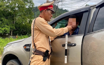 Phạt 63 triệu đồng "ma men" gây TNGT không dừng phương tiện, đi sai làn đường