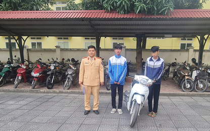 Hà Nội:
Phạt 2 thiếu niên 16 tuổi bốc đầu xe máy khoe lên mạng xã hội