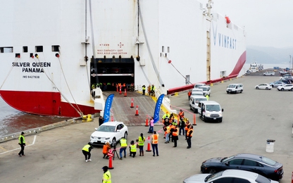 Lô xe điện VinFast VF 8 đầu tiên cập cảng California