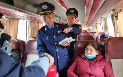 Hà Nội: Sẽ rút giấy phép, dỡ biển văn phòng đại diện nhà xe vi phạm