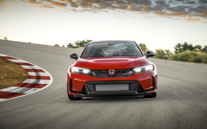 Xe thể thao Honda Civic Type R chốt giá gần 2,4 tỷ đồng tại Việt Nam