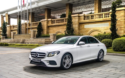 Xe sang Mercedes E350 bị triệu hồi vì ắc-quy… lỏng lẻo