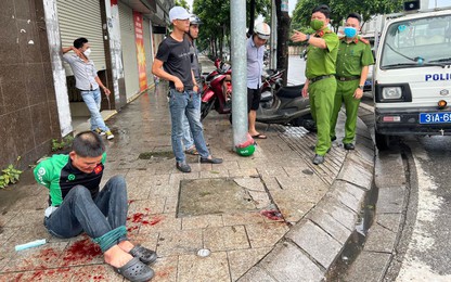 Bắt "nóng" tên trộm mặc đồng phục Grab mang theo 2 dao găm và nhiều vam phá khoá