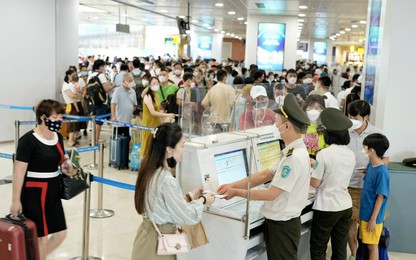 Chùm ảnh: Kiểm soát an ninh cấp độ 1 ở Nội Bài dịp cao điểm nghỉ lễ Quốc khánh 2/9