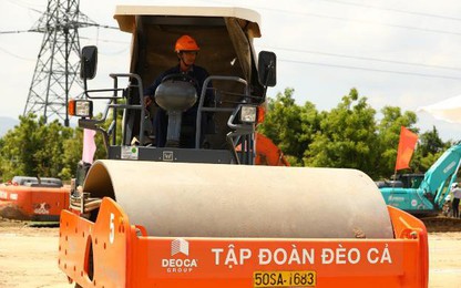 Một ngày theo chân nhà thầu làm cao tốc Cam Lâm - Vĩnh Hảo