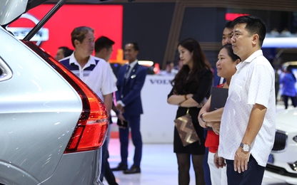 Tiêu thụ ô tô bất ngờ chững lại