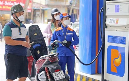 Giá xăng giảm về mức thấp nhất từ đầu năm đến nay