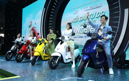 Xe máy điện mới VinFast Evo 200 bắt đầu đến tay khách hàng