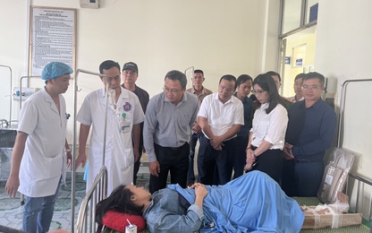 Lãnh đạo Ủy ban ATGT Quốc gia thăm hỏi, hỗ trợ nạn nhân vụ TNGT 14 người thương vong tại Lạng Sơn