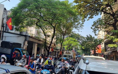 Hà Nội: Sau 1 tháng thí điểm lưu thông 2 chiều ôtô, đoạn phố Đội Cấn gia tăng ùn tắc