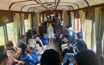 Khách đi tàu Đà Lạt - Trại Mát chỉ 50.000 đồng/lượt