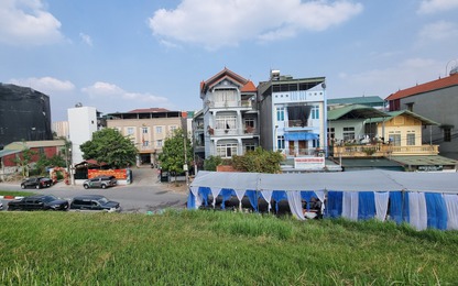 Hiểm họa từ việc dựng rạp cưới trên đường giao thông