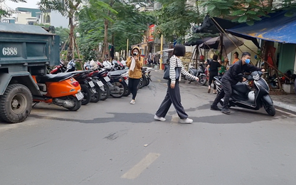 Hà Nội: Hồ Linh Quang mới cải tạo nhưng đã bị lấn chiếm