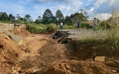 Rơi xuống hố sâu trên đường tránh QL20 ở Lâm Đồng, người đàn ông đi xe máy tử vong